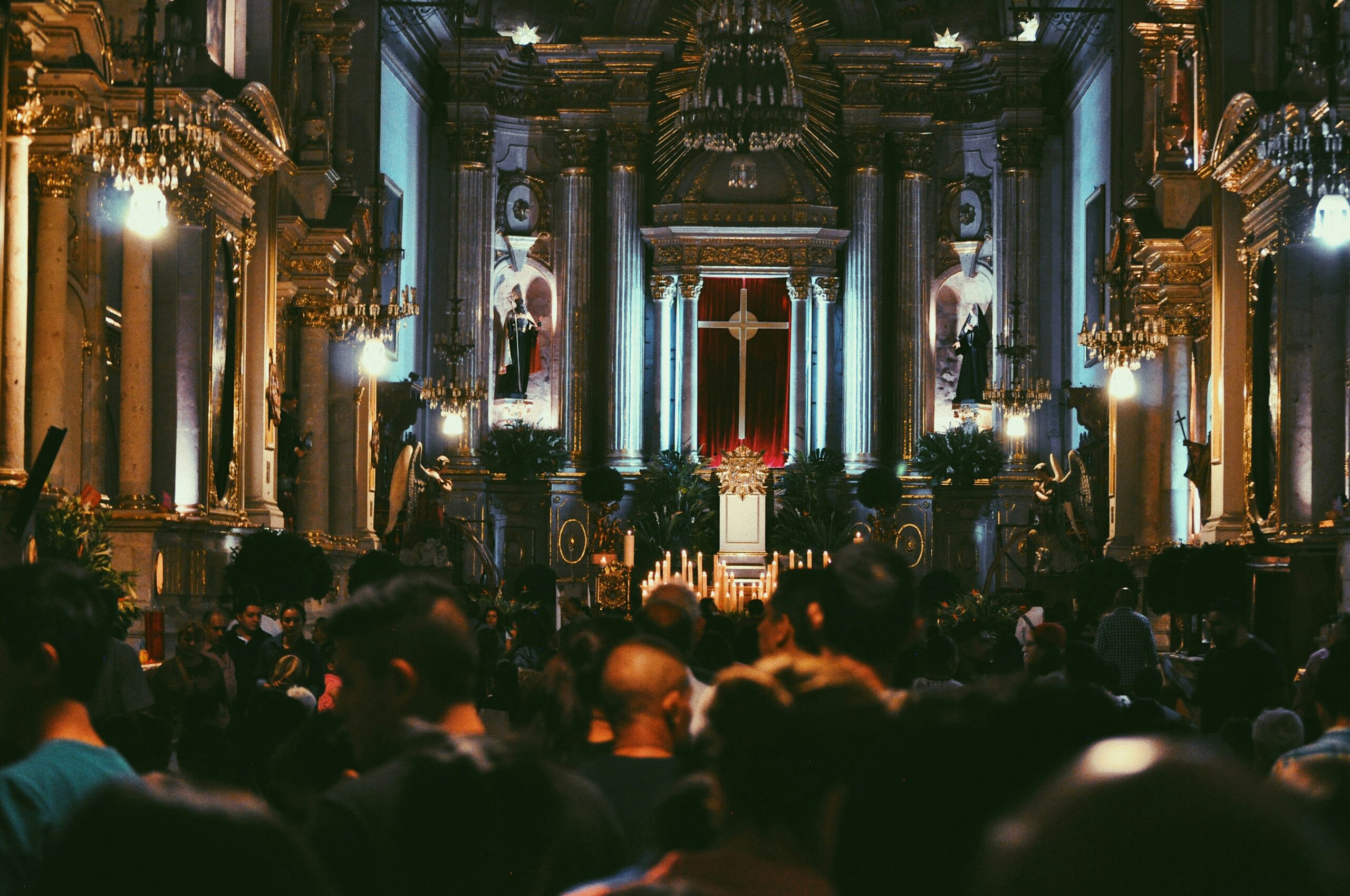 pablo-clemente-RNax6FAjo0c-unsplash